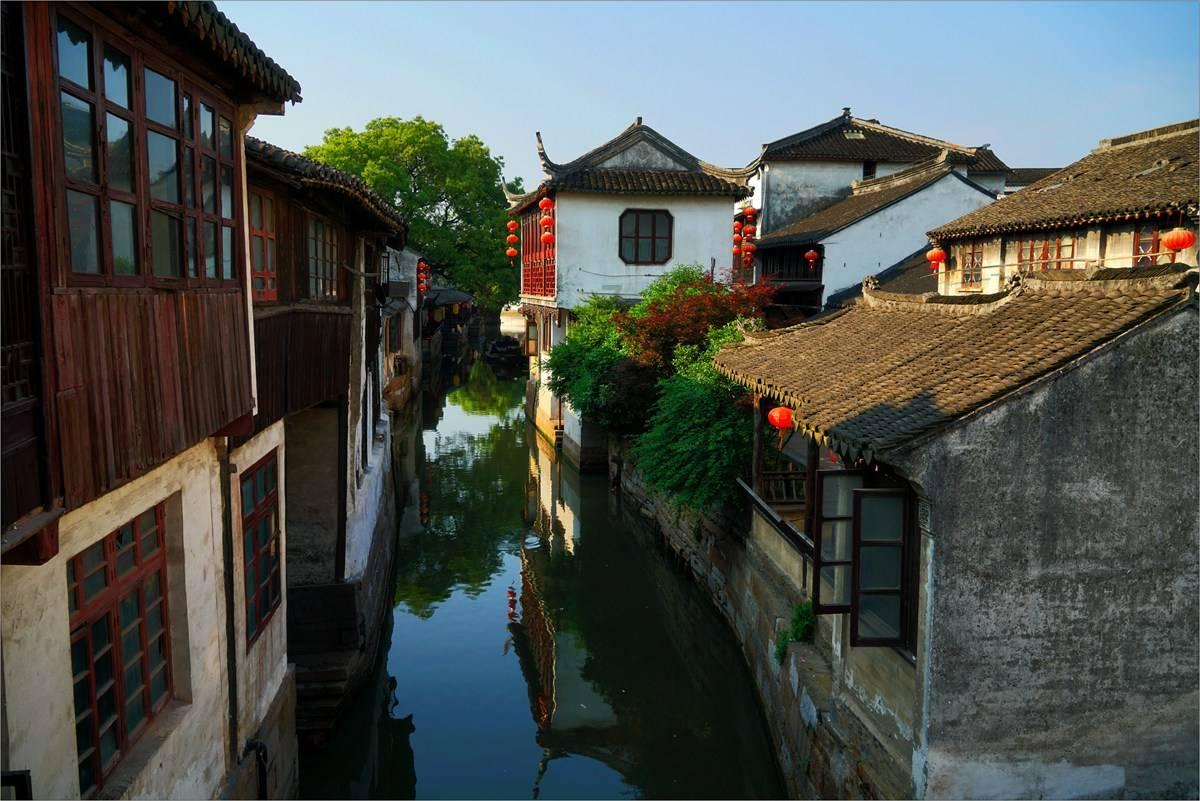 岁末走访送关怀 春节慰问暖人心——贵阳市清华中学走访慰问退休干部